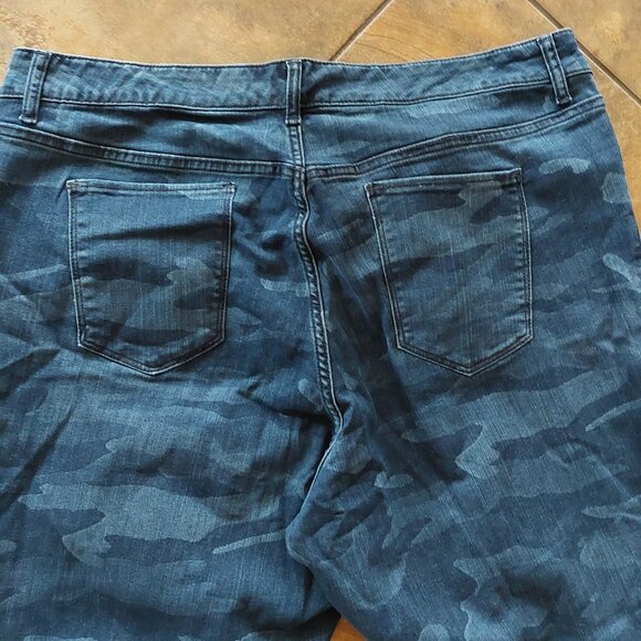 old navy womens Camo jeans Size 24 Plus - Picture 7 of 7